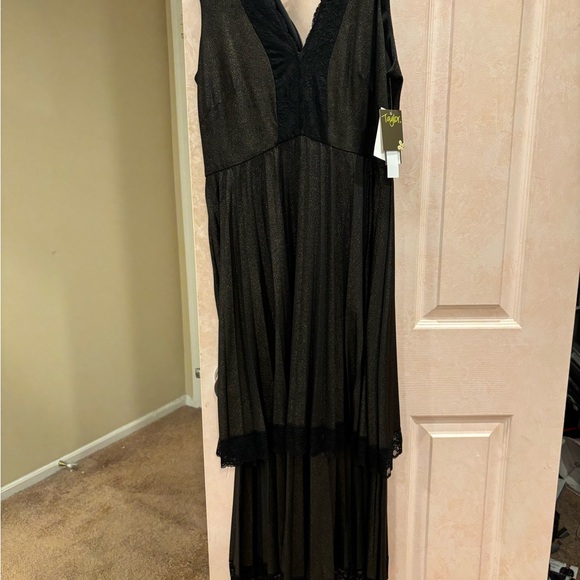Taylor tiered dress size 6 nwt - Picture 2 of 5
